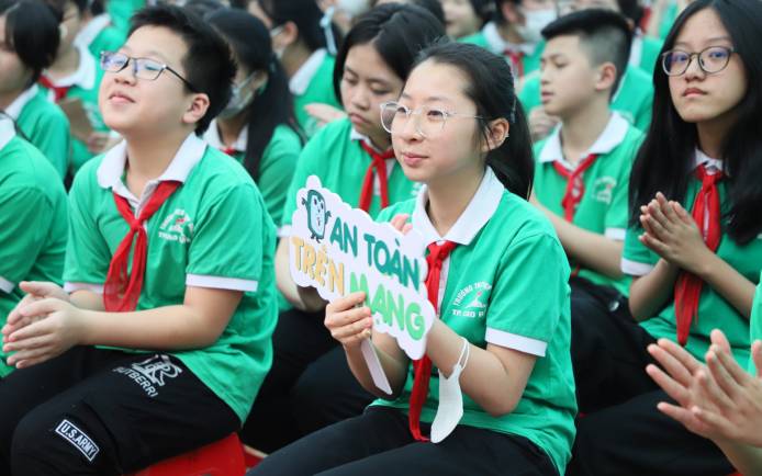 Giáo viên chung tay bảo vệ trẻ em trên môi trường mạng